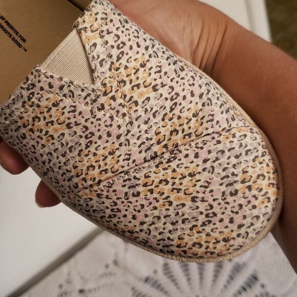 NWOT Toms Animal Print Slip-On Casual Shoes Sz 5 - Picture 7 of 7